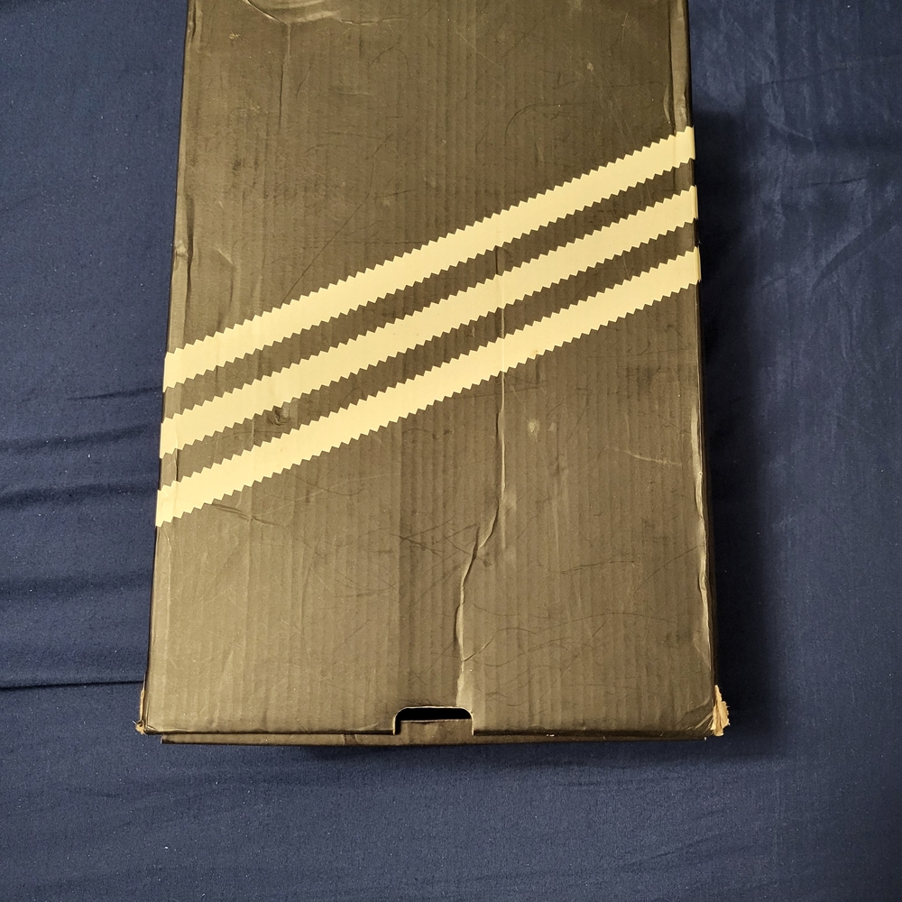 Adidas Samba Silver Sneakers - Picture 2 of 7